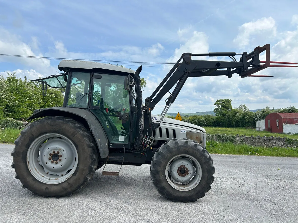 2007 Lamborghini R3.95 with Loader - Image 2