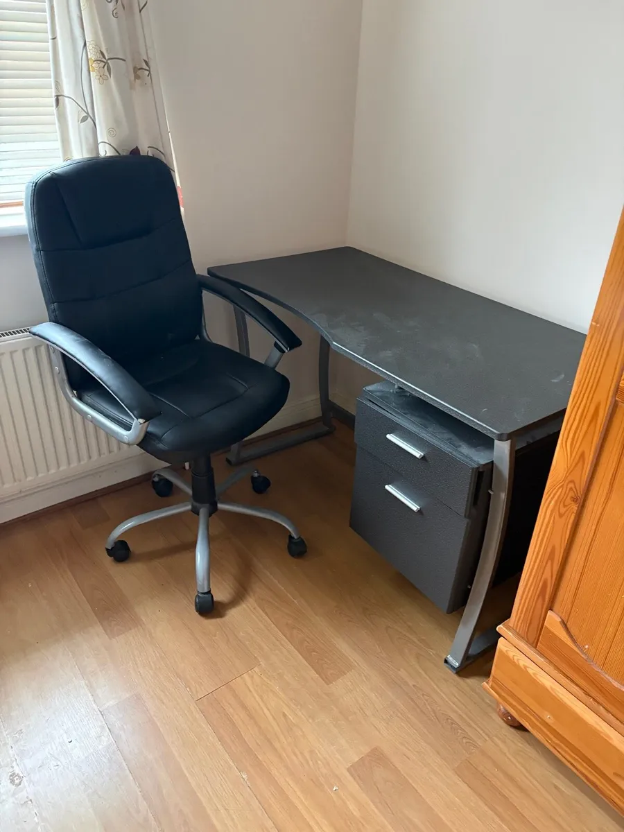 Office desk and chair