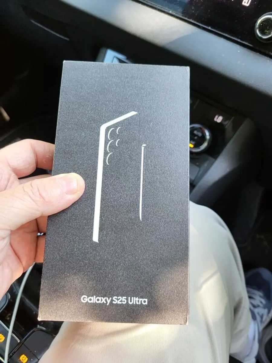 Samsung S25 Ultra 1Terabite Titanium Grey Grade A Samsung Warranty Fully Boxed Case Cable Screen Protector Will Swap or Trade High Phone - Image 1