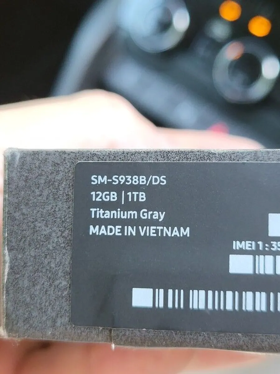 Samsung S25 Ultra 1Terabite Titanium Grey Grade A Samsung Warranty Fully Boxed Case Cable Screen Protector Will Swap or Trade High Phone - Image 2