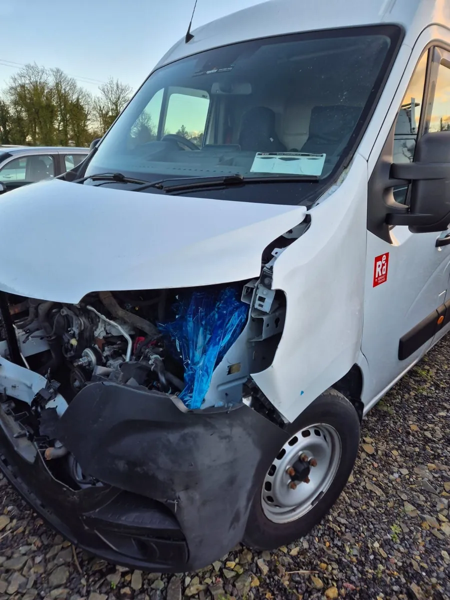 2022 Renault master LWB - Image 3