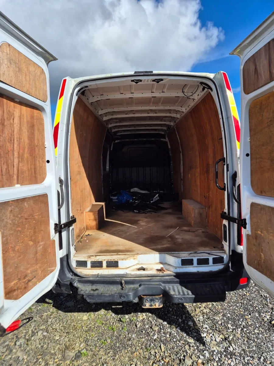 2022 Renault master LWB - Image 4