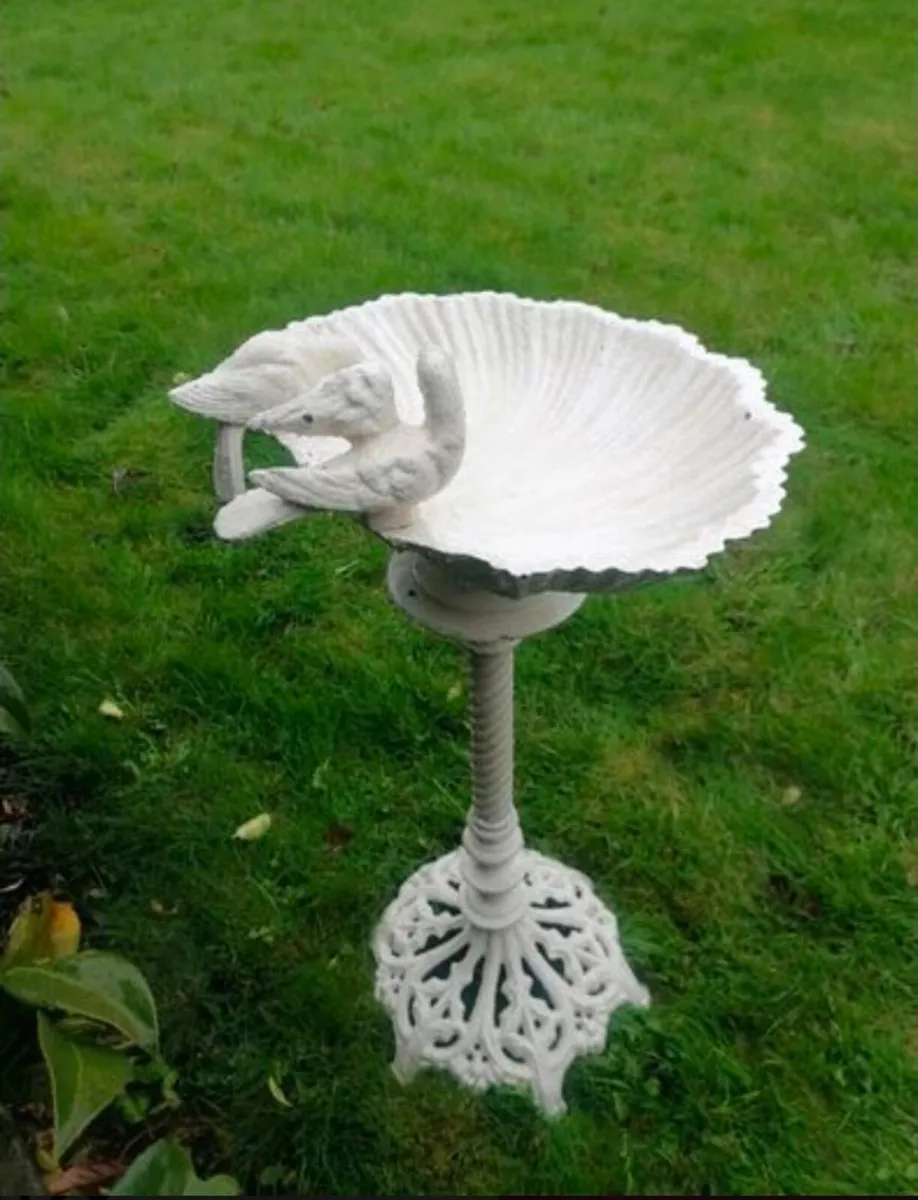 Cast Iron Bird Bath Victorian Style - Image 1