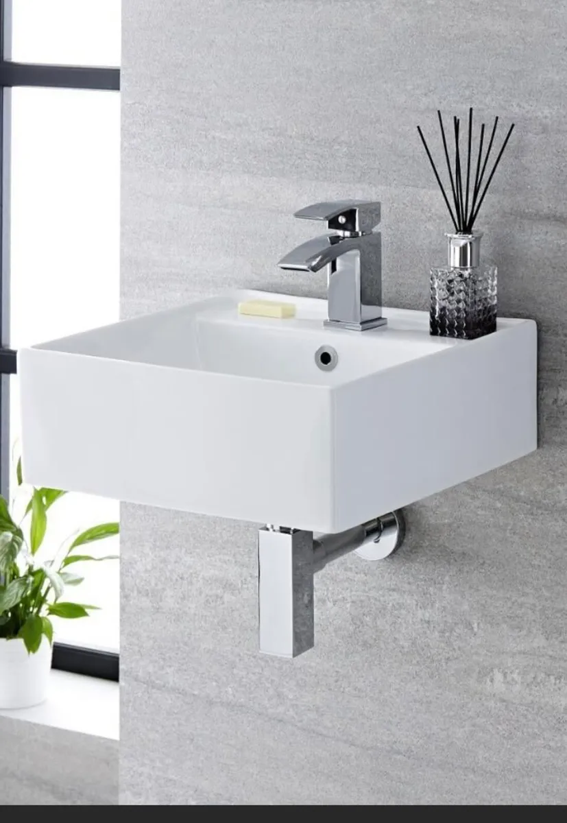 Wall hung sink basin Milano Dalton 410 x 410 - Image 1