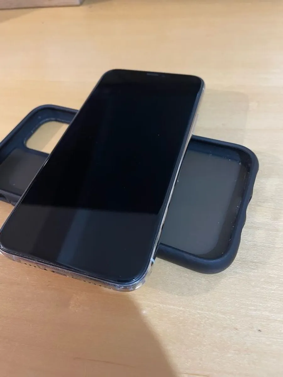 Iphone 11 - Image 2