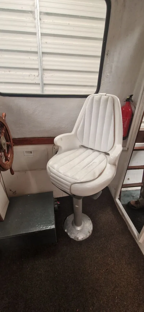 Lee Fisherman Boat - Image 3