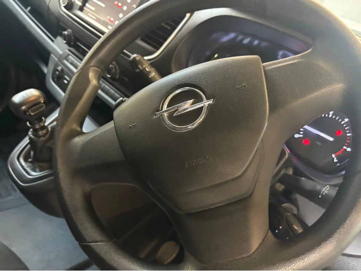 Opel Vivaro 1.5 6 speed lwb €13820 plus vat - Image 3
