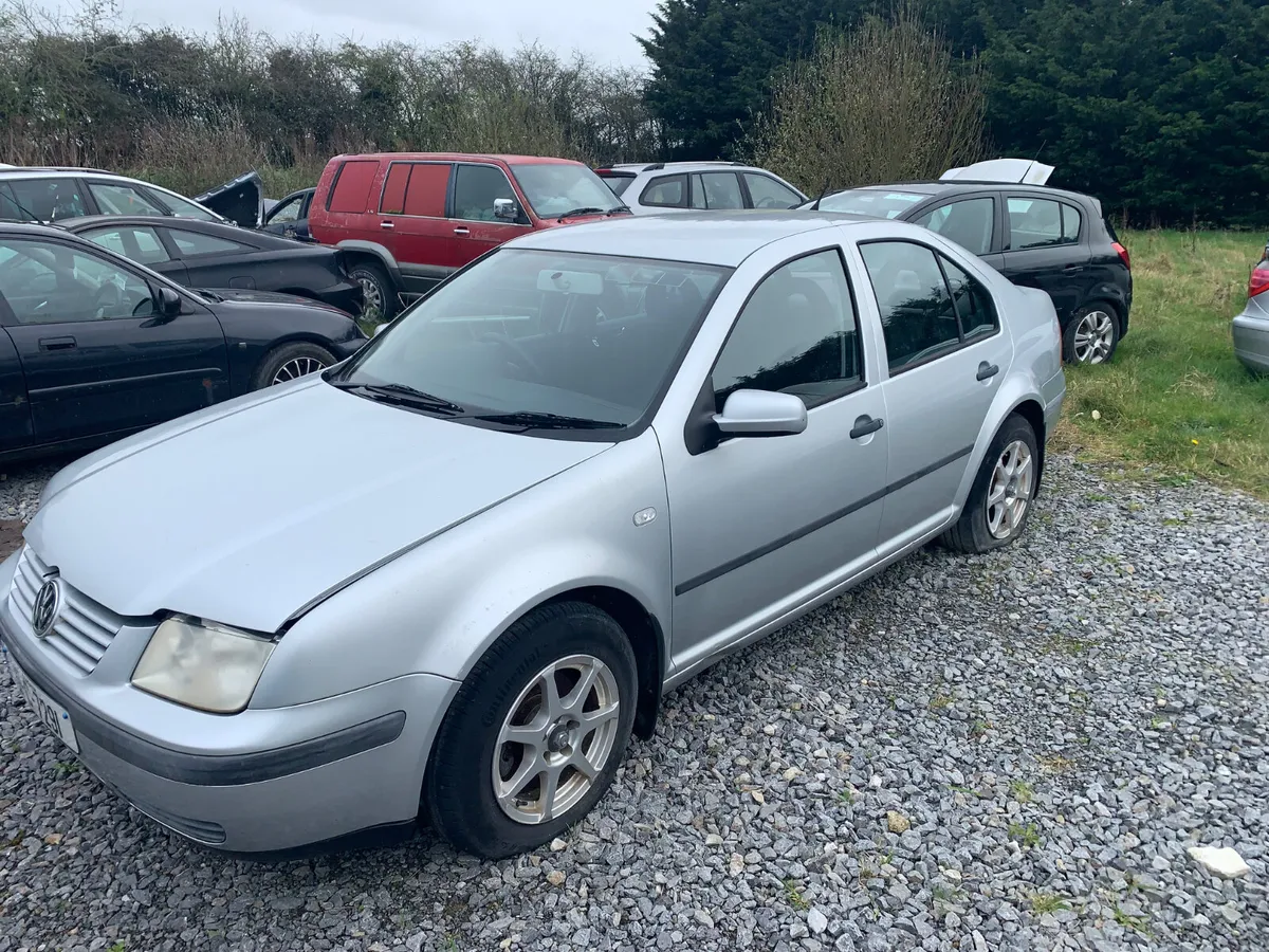 2001 VW BORA  1.6 PETROL NO DAMAGE - Image 1