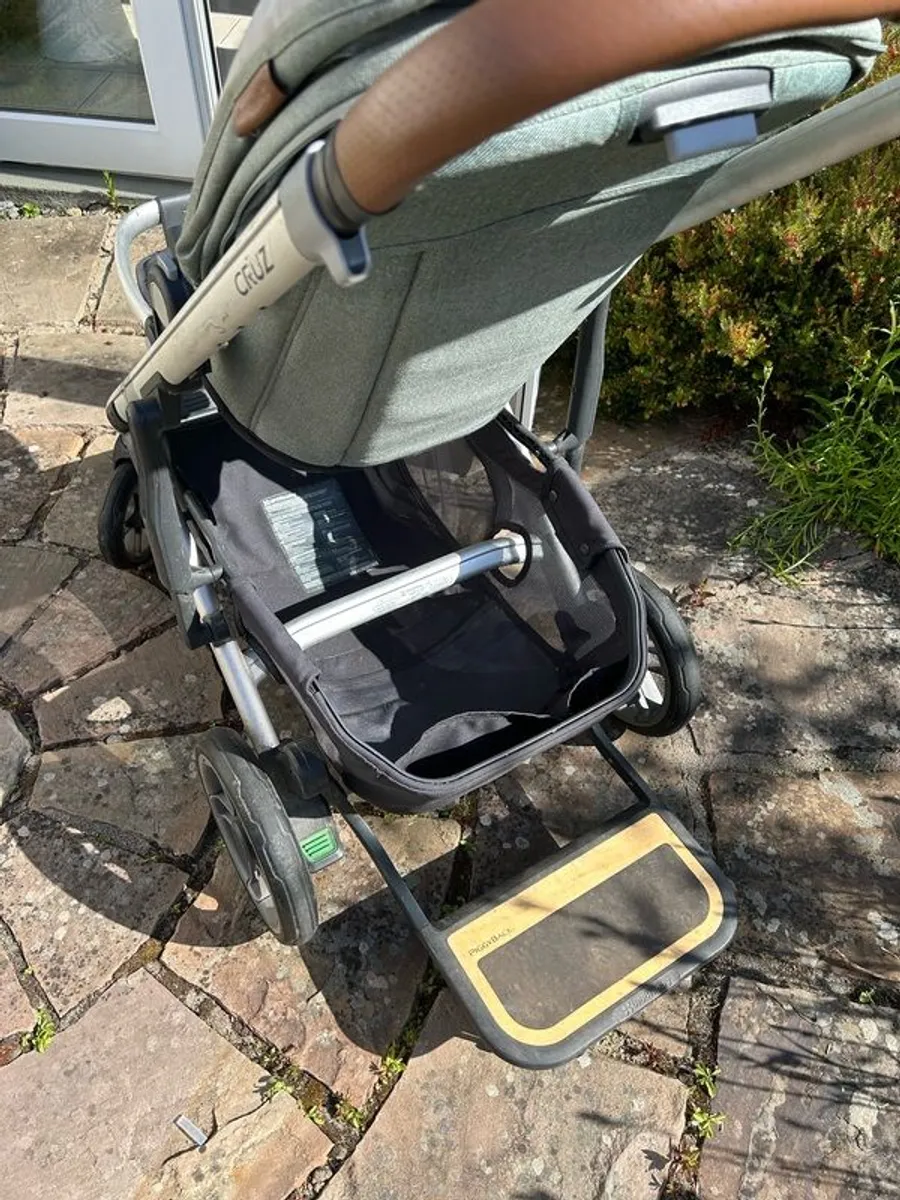 uppababy cruz with buggy board - Image 2