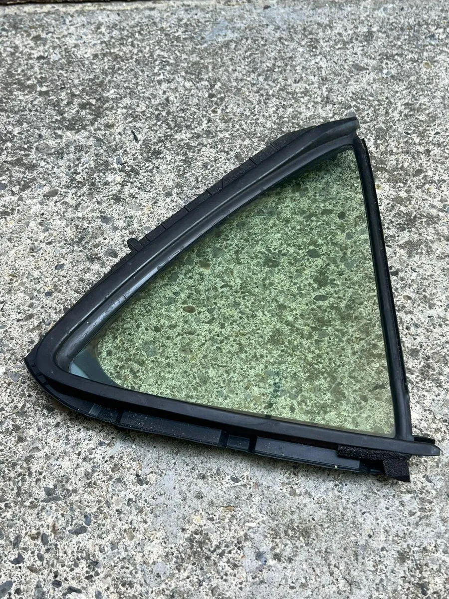 Toyota Aqua, Toyota Vitz, Nissan March Glass - Image 4