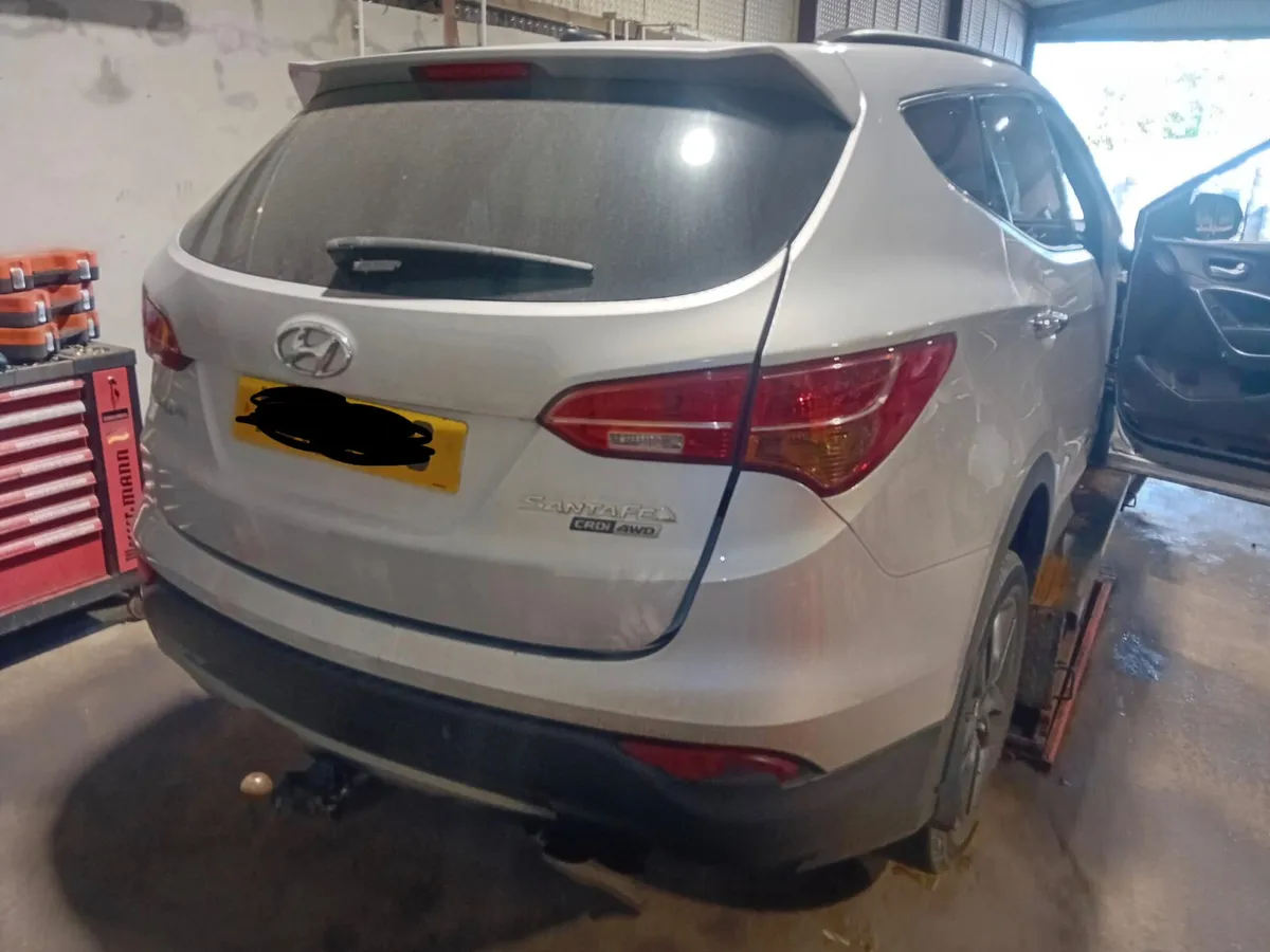 2015 Hyundai Sante Fe for Breaking - Image 3