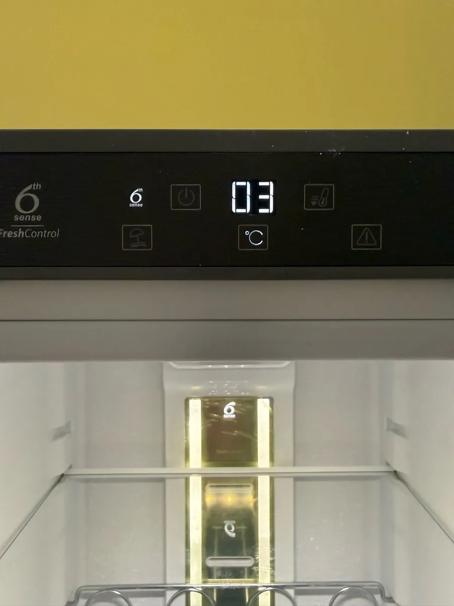 Whirlpool Freestanding Larder Fridge - Image 4