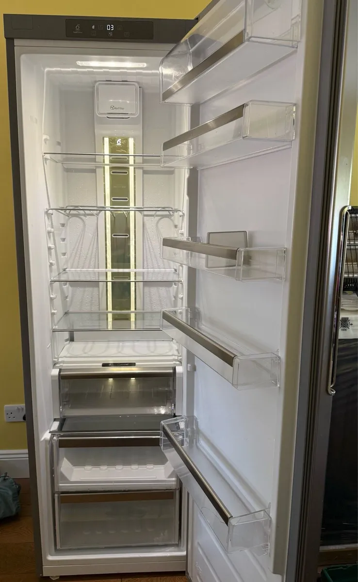 Whirlpool Freestanding Larder Fridge - Image 2