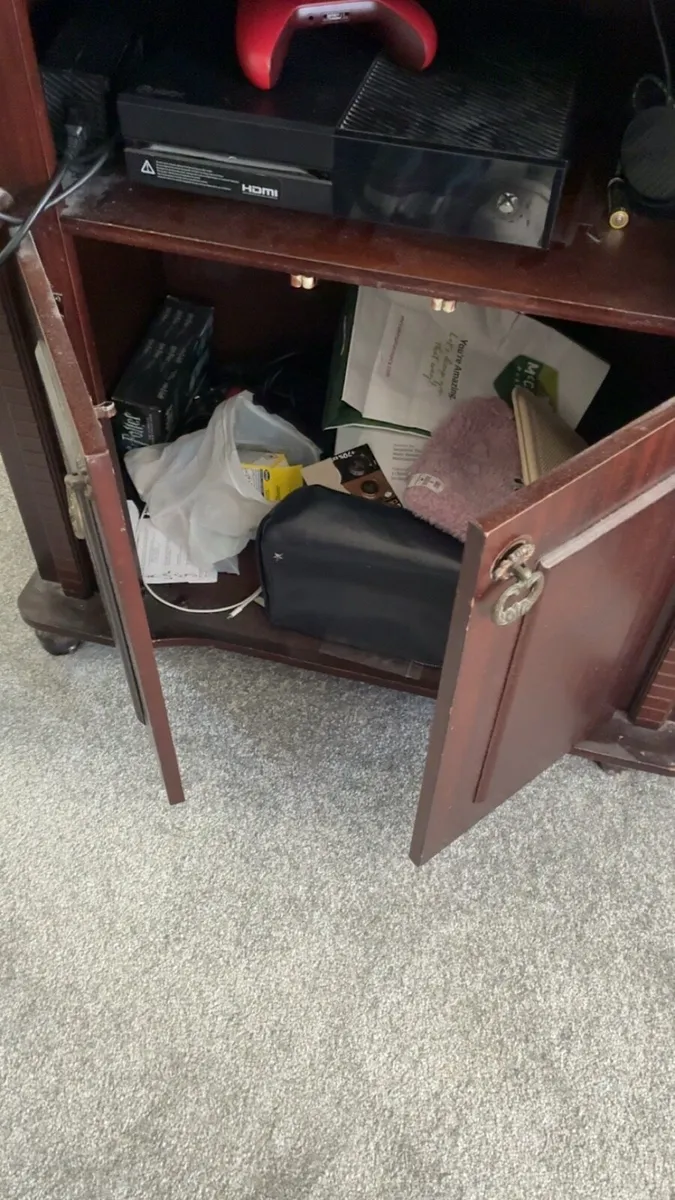 Cabinet - Image 2