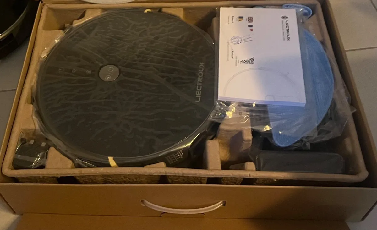 Robot vacuum cleaner - Image 2