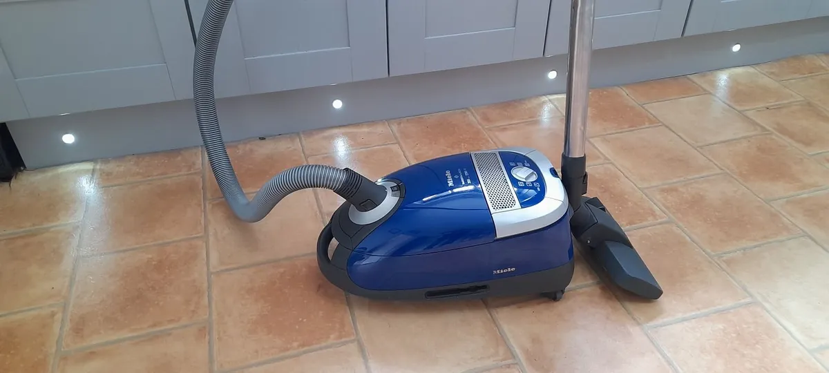2200watt Miele vacuum/Hoover cleaner - Image 1