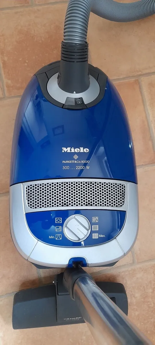 2200watt Miele vacuum/Hoover cleaner - Image 3