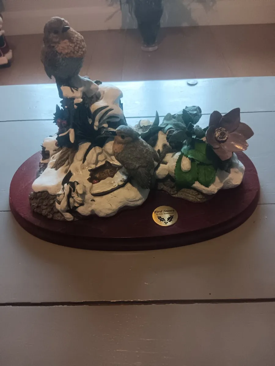 Wildlife figurine centrepiece - Image 3