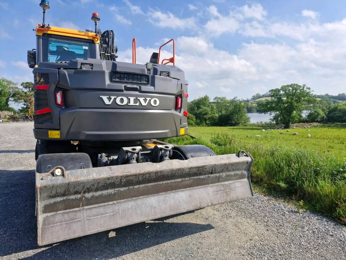 Volvo 130e - Image 2