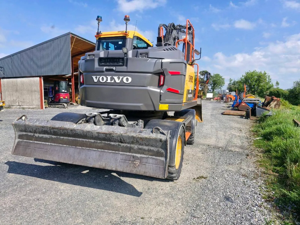 Volvo 130e - Image 3