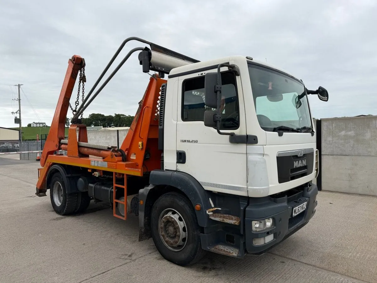 MAN TGM18.250 18 TON 4X2 SKIP LORRY - Image 1