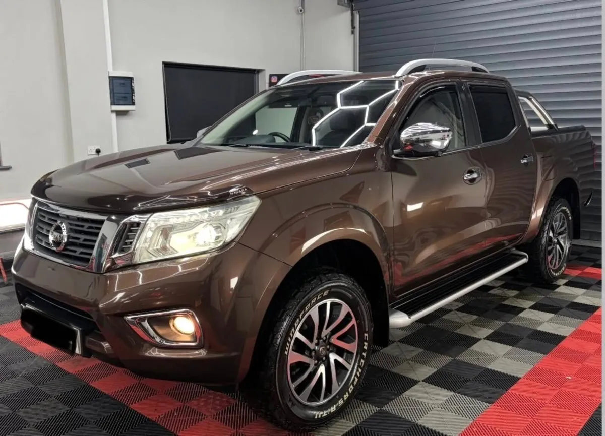 Nissan Navara crew cab - Image 1