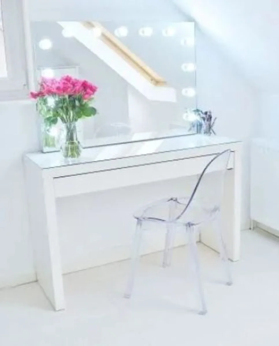 dressing table
