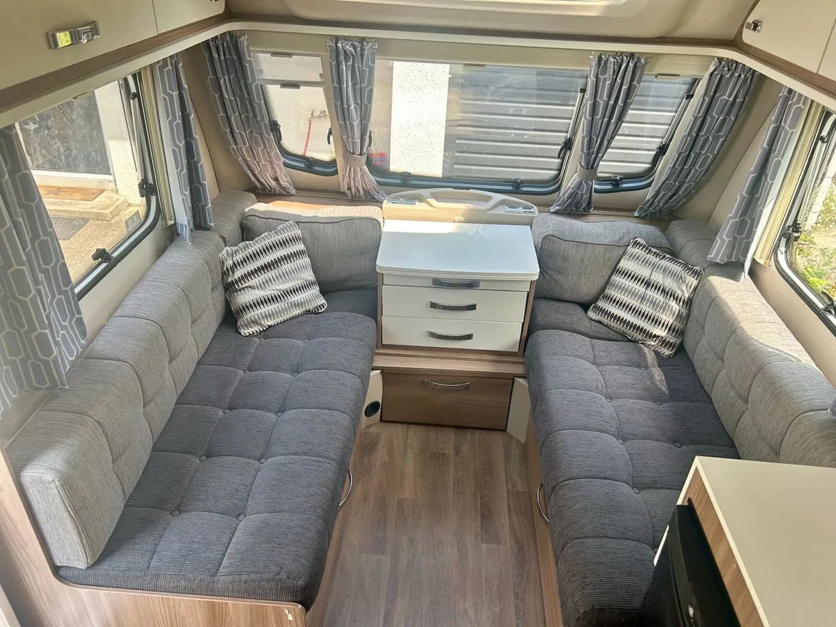 2018 Swift Sprite Major 4EB *Fixed Island Bed* - Image 4