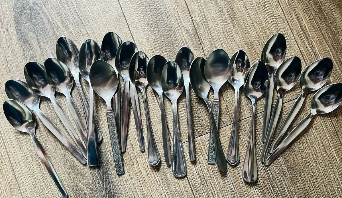 Bundle of tea spoons - Image 3