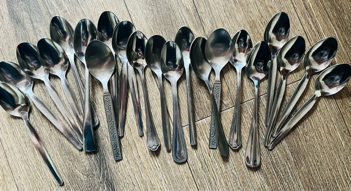 Bundle of tea spoons - Image 4