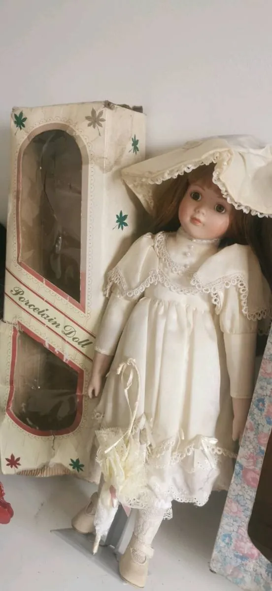 Vintage porcelain dolls - Image 3