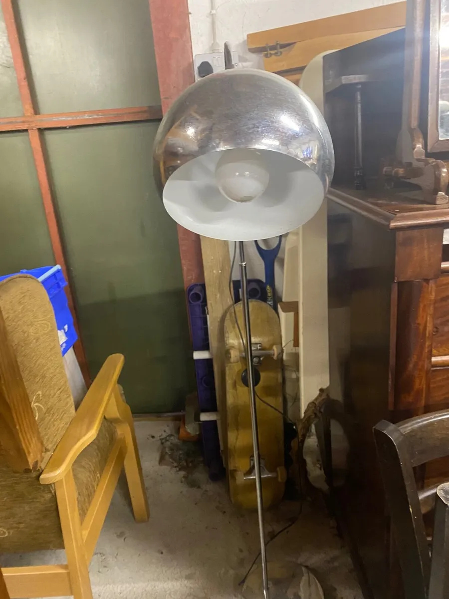 Floor lamp