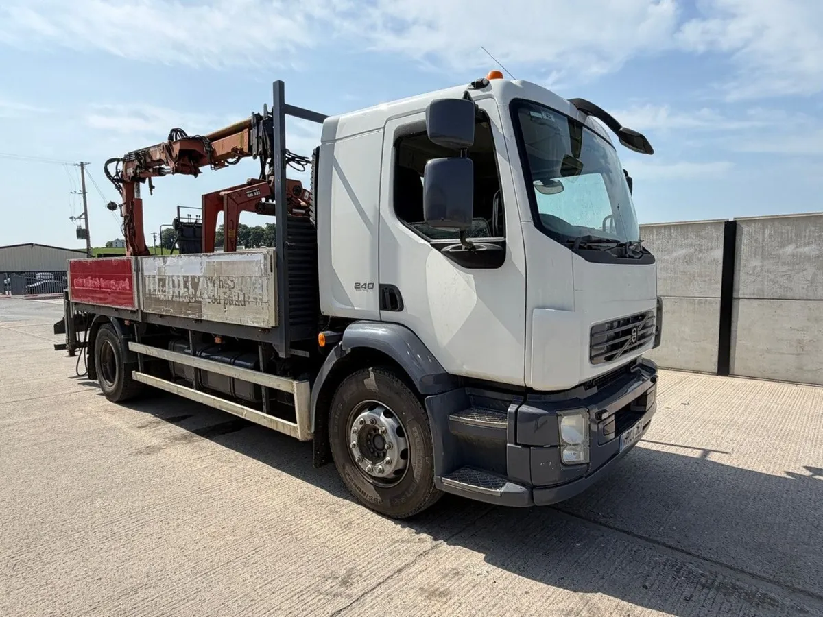 VOLVO FL 240 18 TON 4x2 DROPSIDE MANUAL CRANE LORR - Image 3