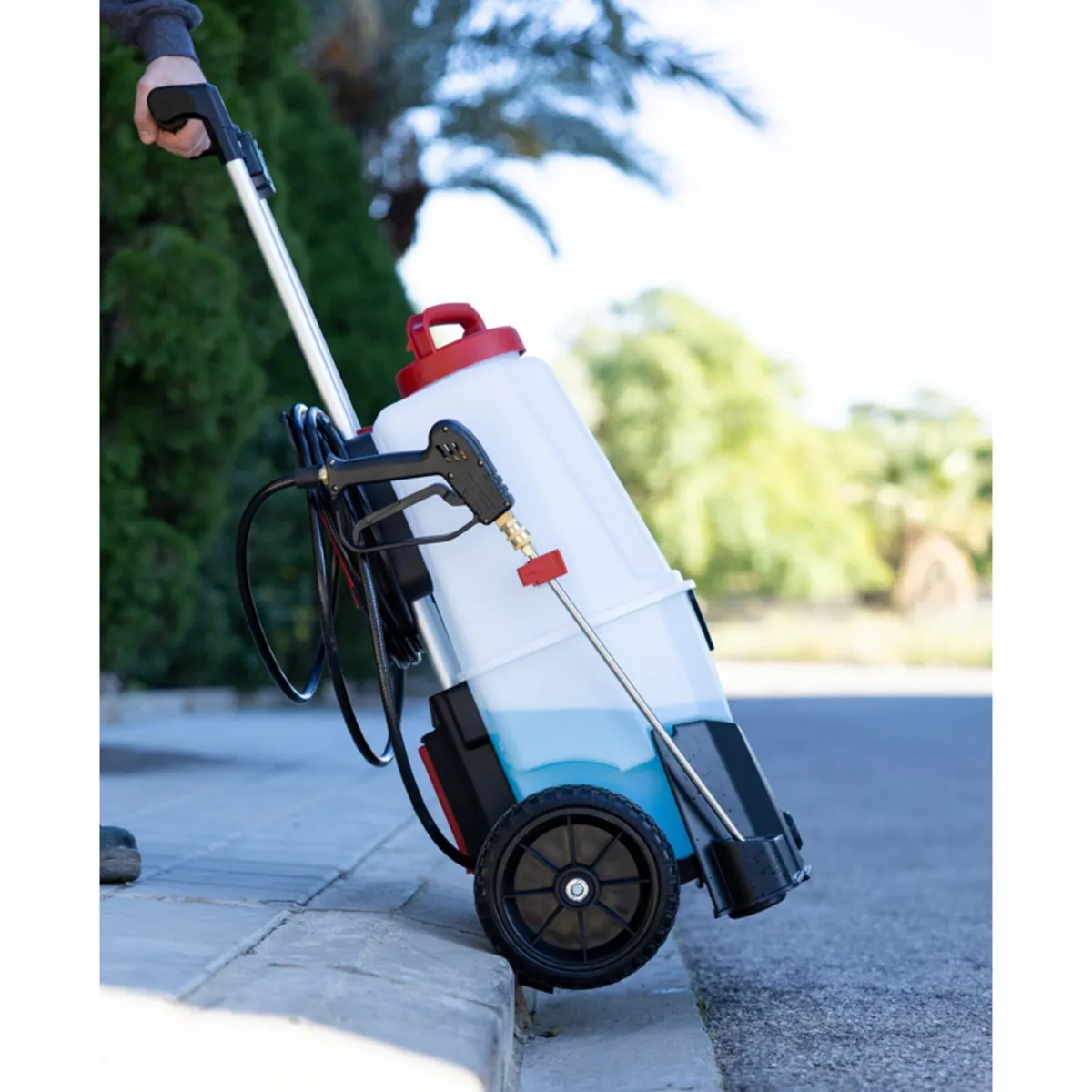 Pulmic Industrial 35L Battery Trolley Sprayer - Image 3