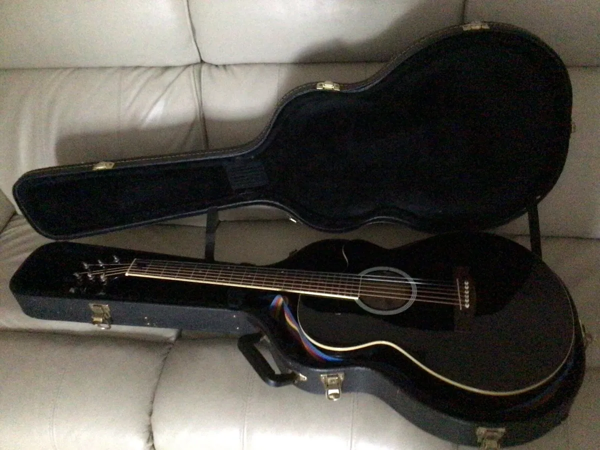 Guitar for sale - Image 1