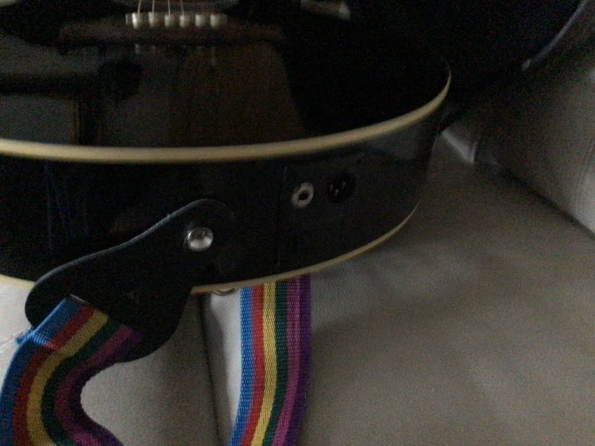 Guitar for sale - Image 2