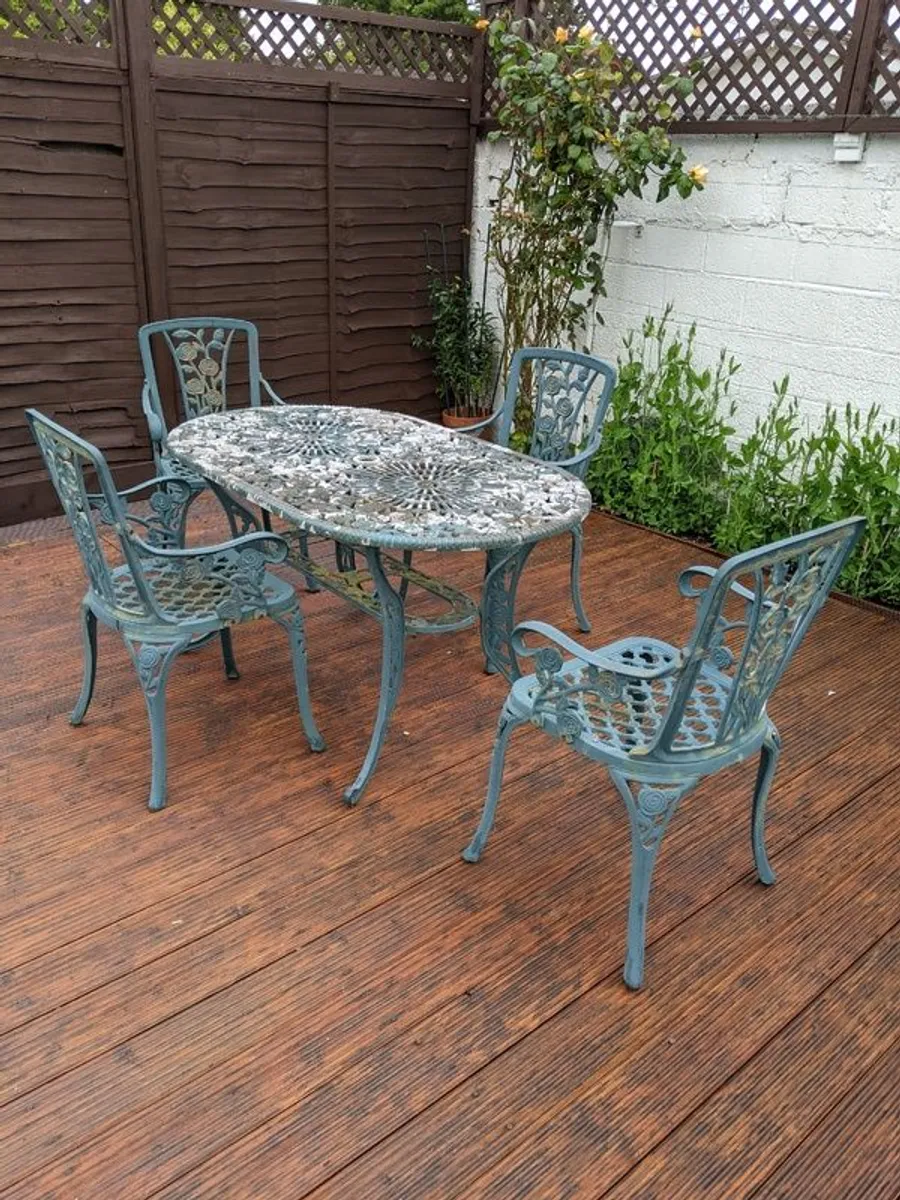 Garden table and chairs - Image 3