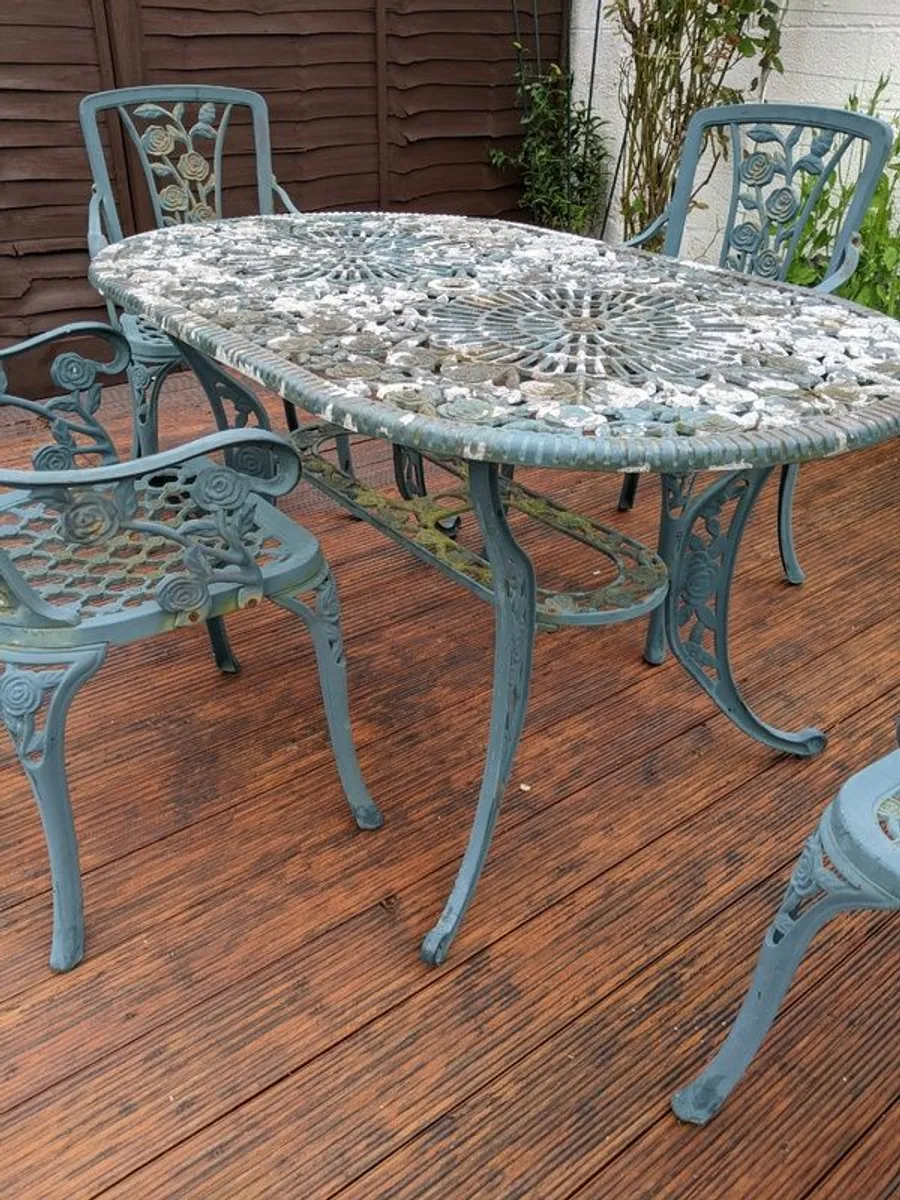 Garden table and chairs - Image 4