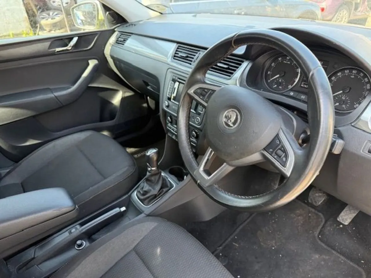 2015 SKODA RAPID 1.2L-P - Image 4