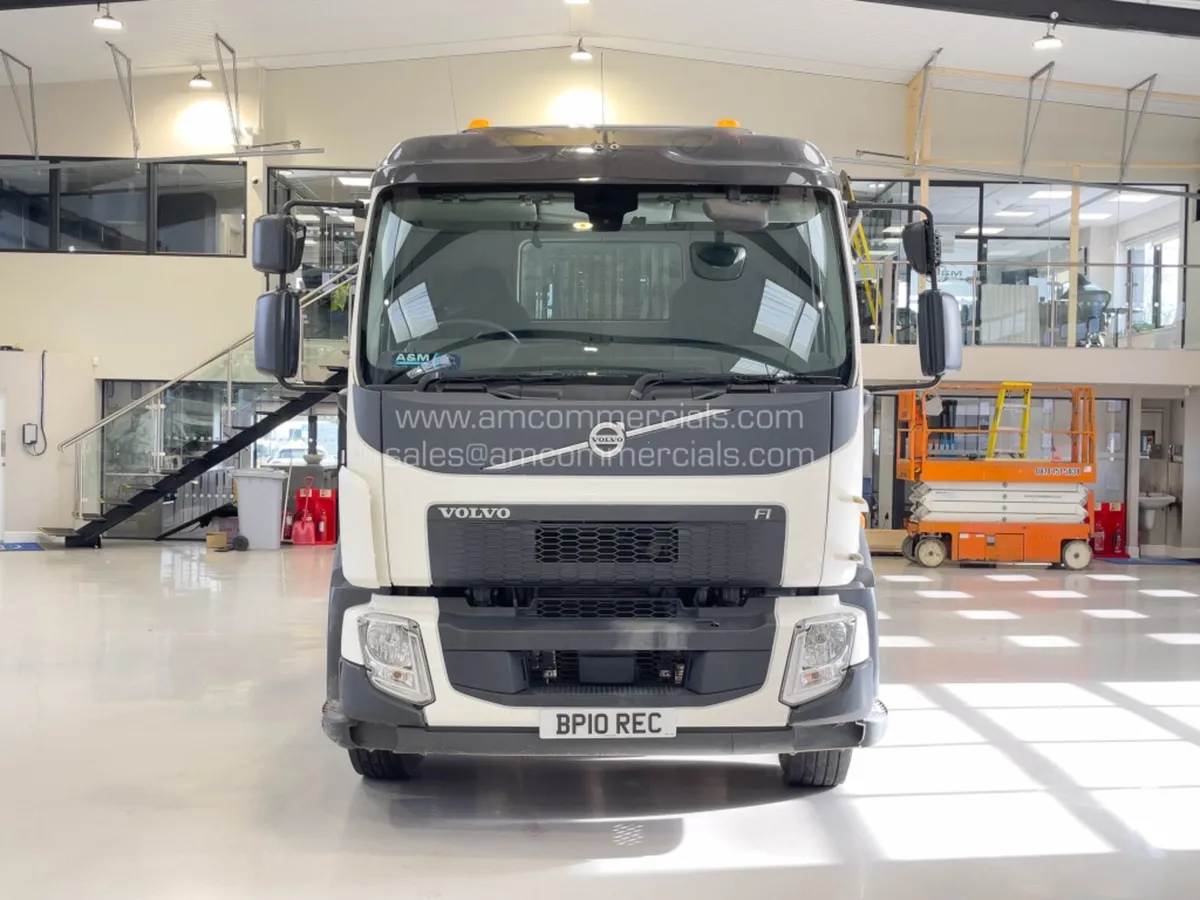2021 VOLVO FL 250 SKIP LOADER - Image 2