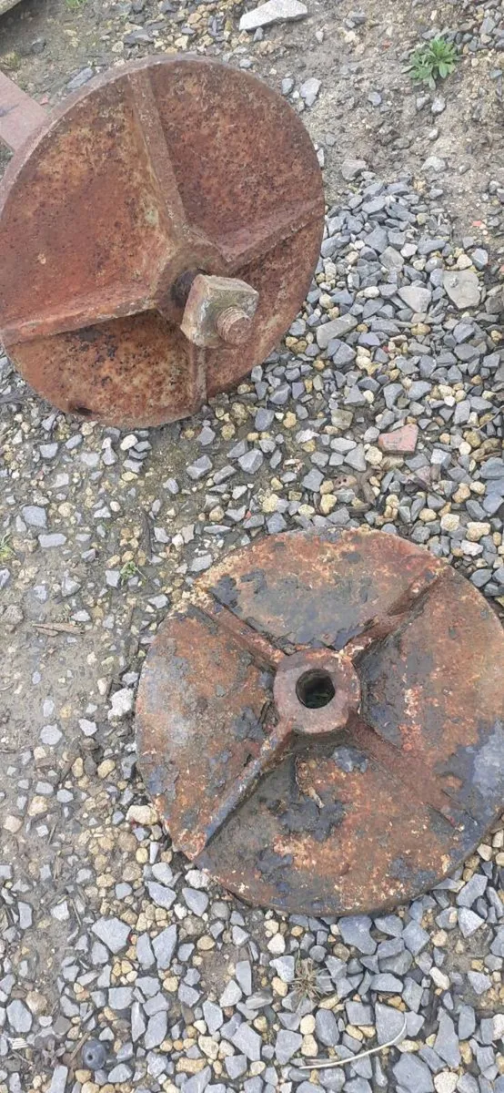 Bangor slates chimney pots floor ridge roof tiles - Image 3