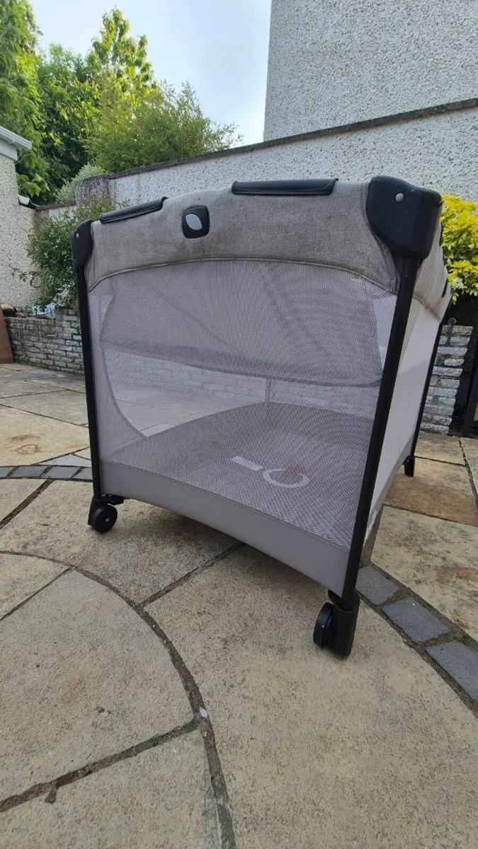 Joie Commuter Change Travel Cot, Playpen & Changer - Image 4
