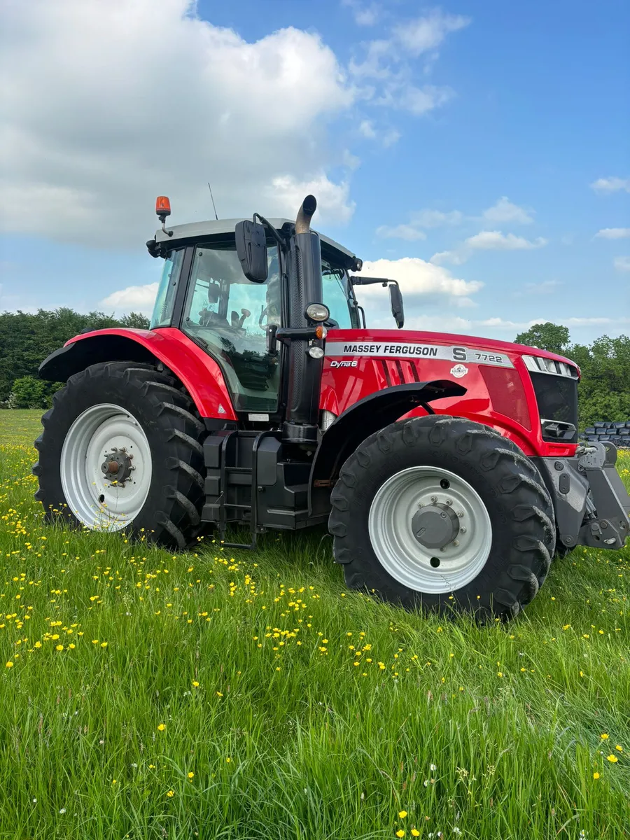 2019 Massey Ferguson 7722S - Image 2