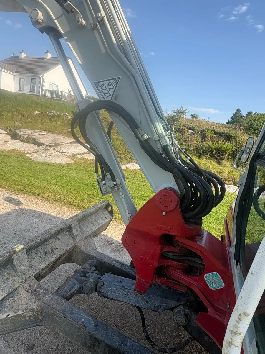 2020 Takeuchi tb260 - Image 3