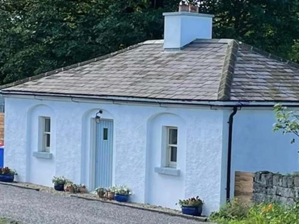 Bangor slates chimney pots floor ridge roof tiles - Image 1
