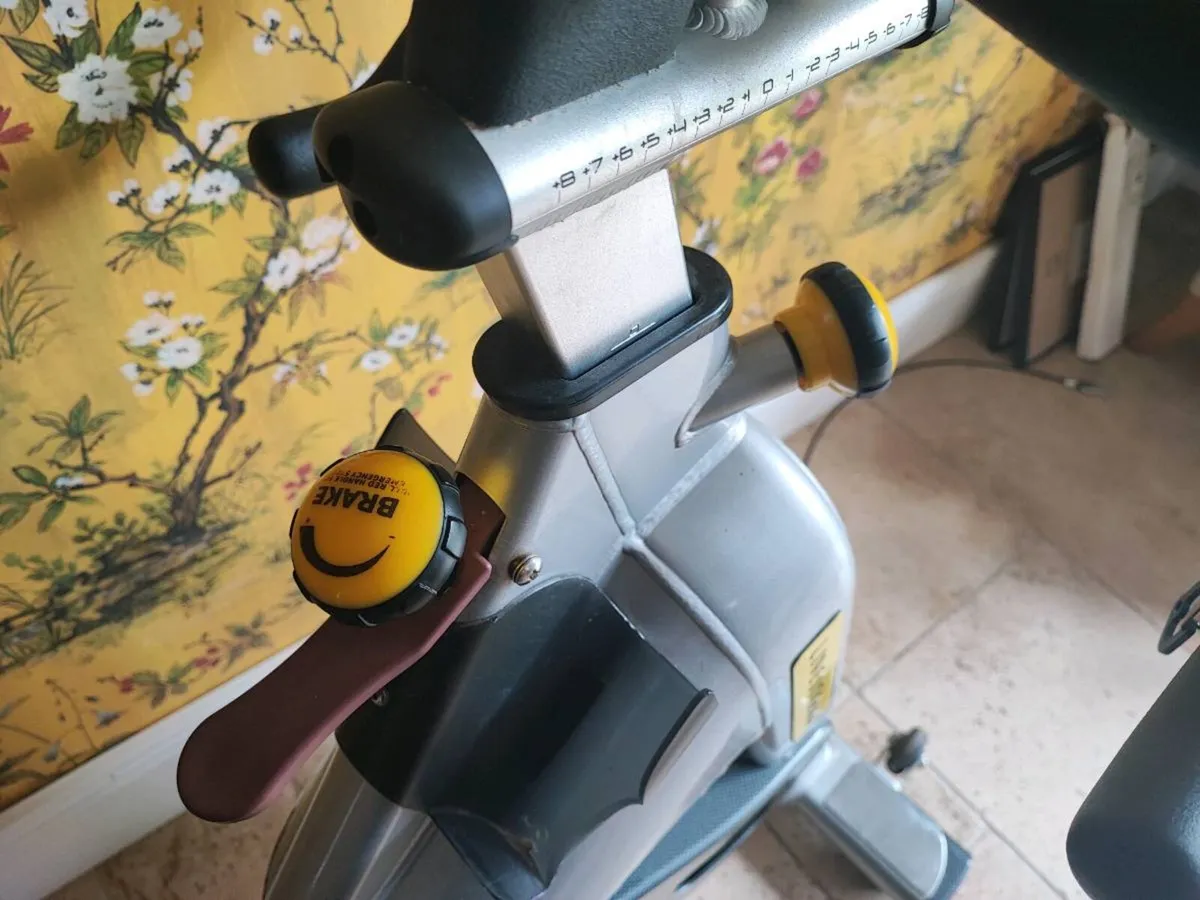 Livestrong spin/exercise bike - Image 3