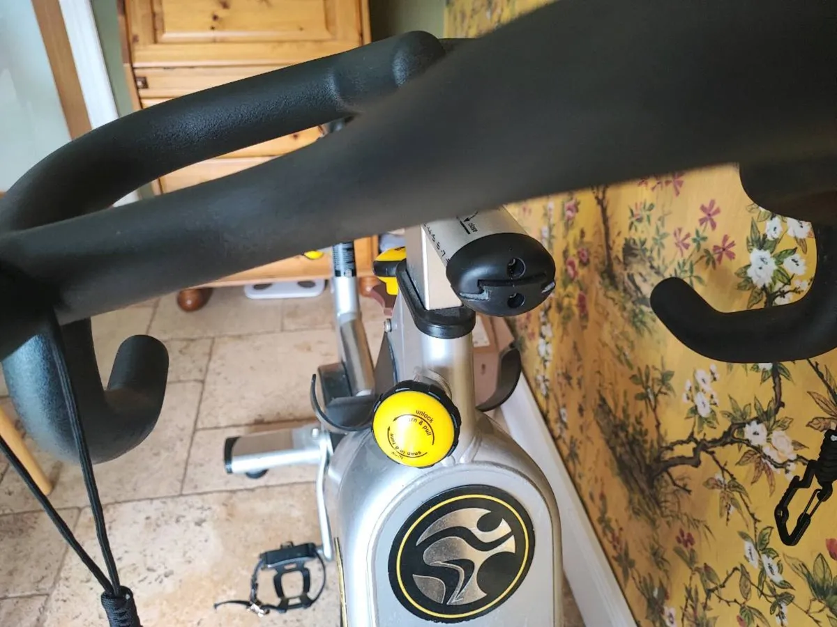 Livestrong spin/exercise bike - Image 4