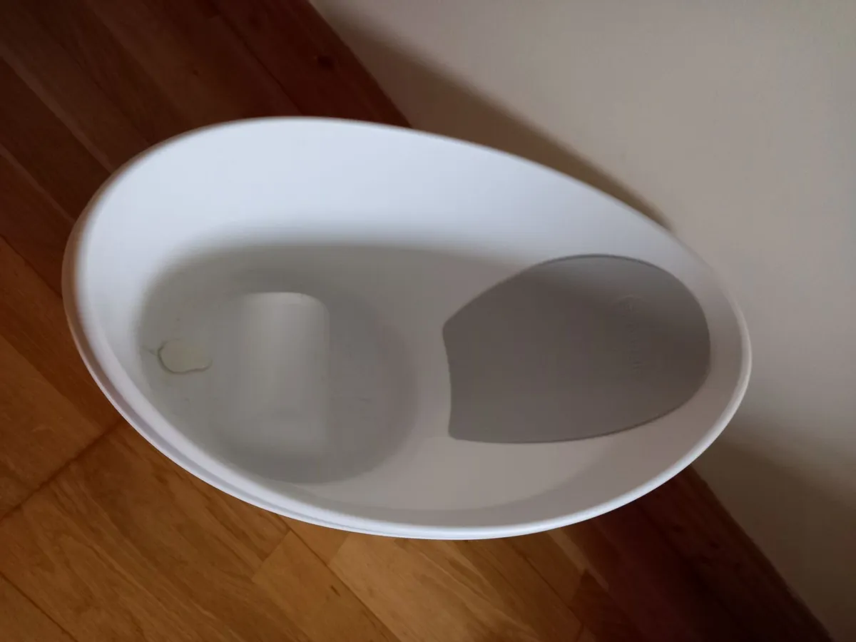 Baby bath and nappy bin - Image 2