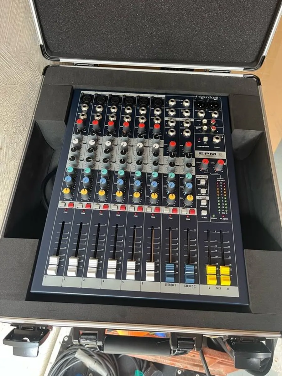 Soundcraft EPM6 mixing desk (as New) - Image 3