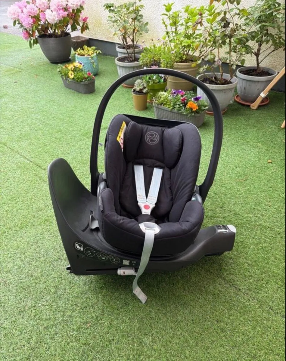Cybex car seat Cloud Z and swivel isofix base - Image 4